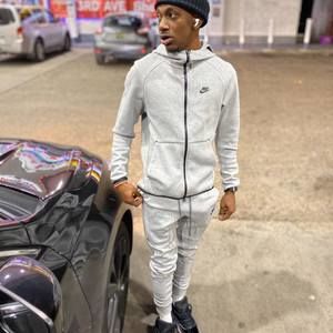 Meet your Posher, Troy